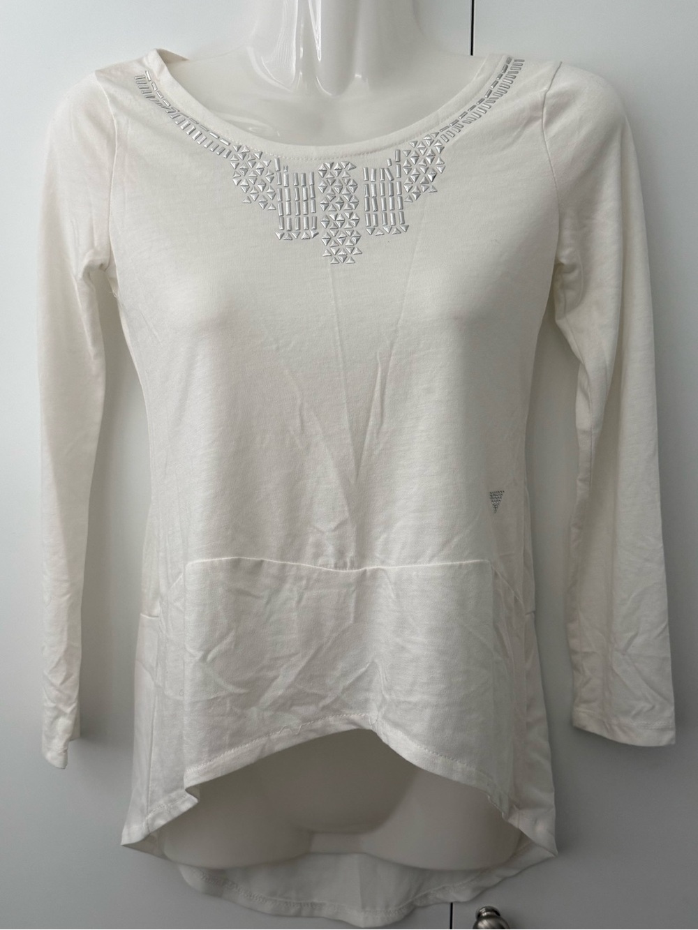 BNWOT Beautiful Cream Coloured Guess Long Sleeve Shirt Kids size 10-12